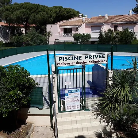Joli T2 Rez-de-jardin Avec Piscine Et Parking - Fr-1-607-110
