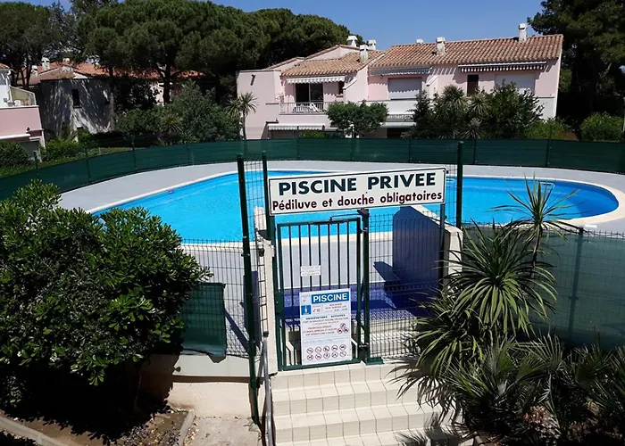 Joli T2 Rez-de-jardin Avec Piscine Et Parking - Fr-1-607-110